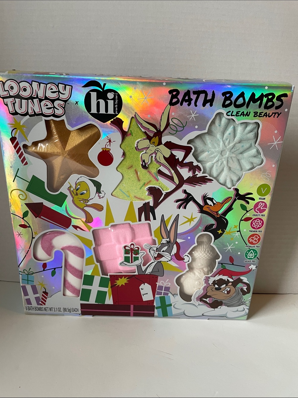 Looney Tunes Kids Holiday Bath Bombs 6 pieces, NWT